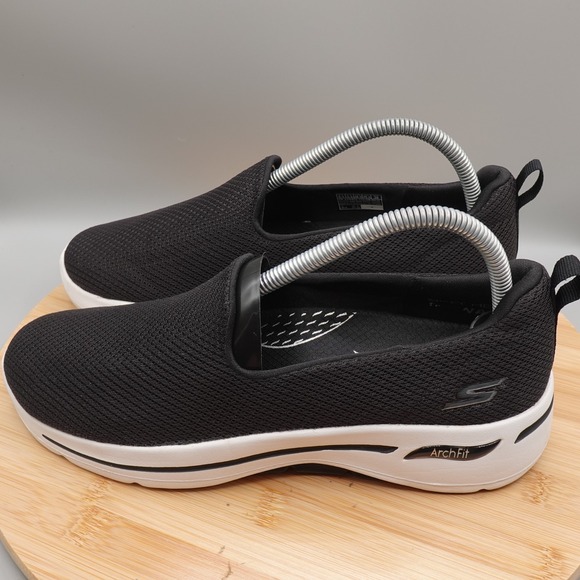 Skechers GOWALK Arch Fit Womens 8.5 Black Slip On Comfort Sneaker 124401 MinFlaw - Picture 1 of 11